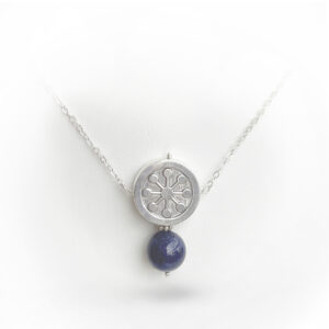 Silver necklace with lapis lazoly bead